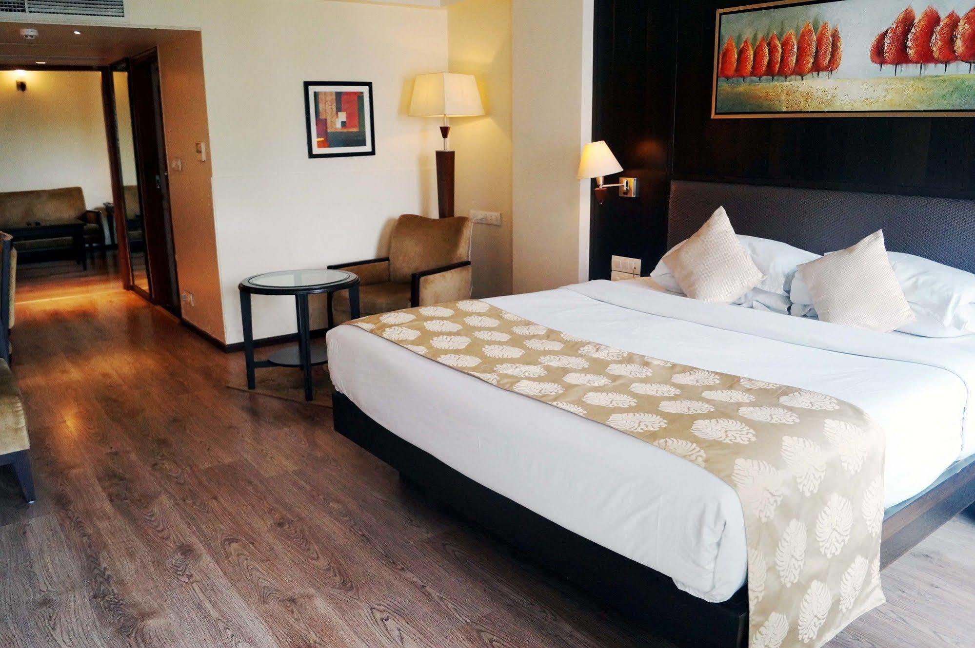 The President-A Boutique Hotel Ahmedabad Esterno foto